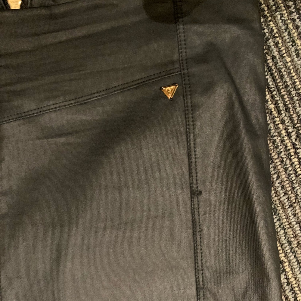 GUESS Black Vegan Leather Pencil Skirt Gold Logo Waist Bodycon Size L - Picture 3 of 7